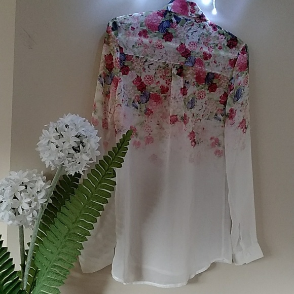 Sheer Floral print blouse - Picture 2 of 2